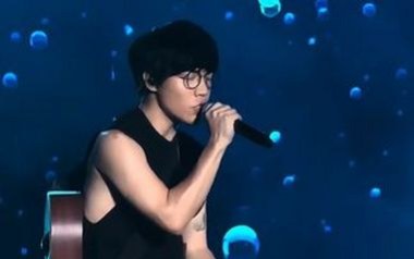 Live-House吉他谱_卢广仲_G调_变调夹降半音调弦_濮宇