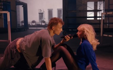 Sugar-Talking吉他谱_Sabrina-Carpenter_F调_变调夹不夹_南音吉他