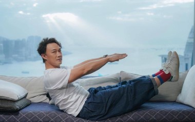 爱是怀疑吉他谱_陈奕迅_E调_变调夹不夹_垂耳吉他
