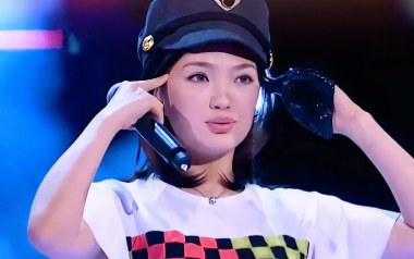 爱要坦荡荡吉他谱_丁丁_C调_变调夹4品_酷音小伟
