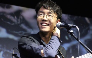 别送我吉他谱_陈鸿宇_C调_变调夹4品_吉他专家