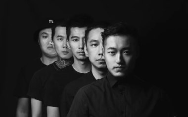 茶底世界吉他谱_丢火车乐队_D调_变调夹不夹_老姚吉他的教程