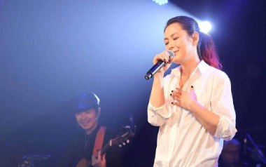 当爱在靠近吉他谱_刘若英_C调_变调夹根据个人情况选择_小磊吉他的教程