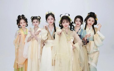 帝都吉他谱_萌萌哒天团_标准调弦_变调夹4品_网络转载