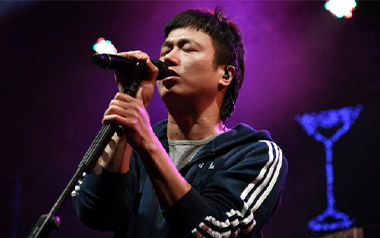 冬妮娅吉他谱_李志_A调_变调夹不夹_小埋