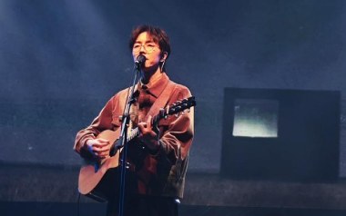 多嘴吉他谱_陈鸿宇_C调_变调夹不夹_小埋