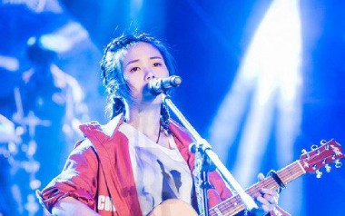 二十岁的某一天吉他谱_花粥_G调_变调夹2品_天籁琴行