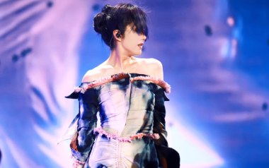 飞女正传吉他谱_杨千嬅_C调_变调夹5品_浪淘沙