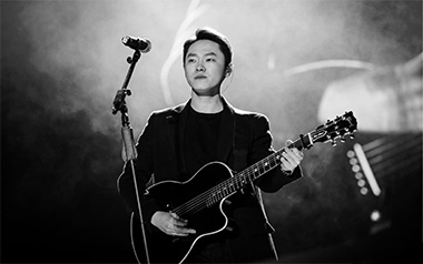 给我一点温度吉他谱_梁博_F调_变调夹不夹_网络转载