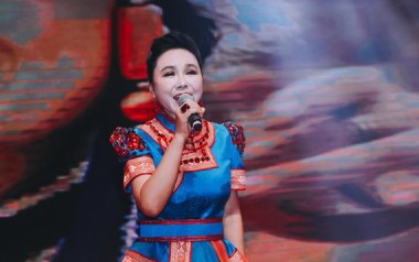 红雪莲吉他谱_乌兰托娅_G调_变调夹降半音调弦_濮宇
