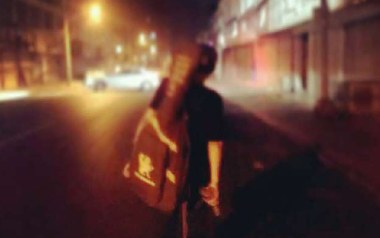 姑娘怎舍得让你悲伤吉他谱_我不李志_C调_变调夹2品_网络转载