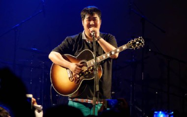 海吉他谱_宋冬野_D调_变调夹1品_网络转载