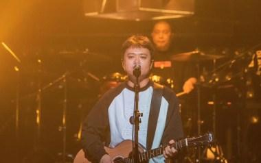 嘿抬头吉他谱_贰佰_C调_变调夹4品_简单吉他