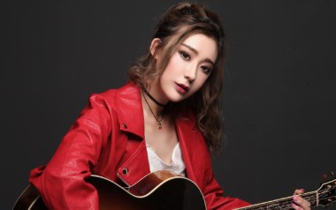 厚颜无耻吉他谱_曲肖冰_F调_变调夹1品_第七城市