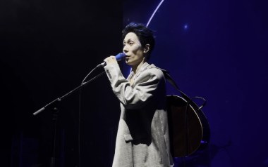 蝴蝶山吉他谱_丁世光_C调_变调夹不夹_两万五