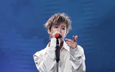 九月底吉他谱_余佳运_G调_变调夹3品_无限延音