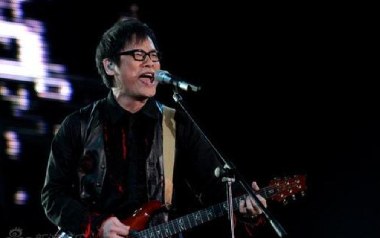 恋曲2000吉他谱_罗大佑_C调_变调夹5品_浪淘沙