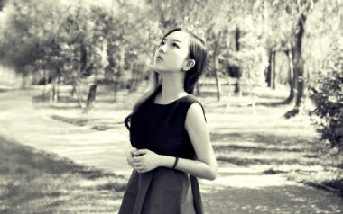 六七月吉他谱_赵贝尔_C调_变调夹4品_小埋