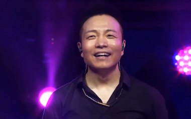 礼物吉他谱_许巍_D调_变调夹2品_革命吉他的教程