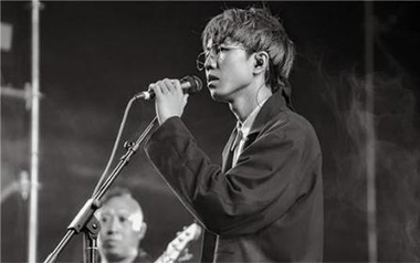 理想三旬吉他谱_陈鸿宇_G调_变调夹3品_革命吉他的教程