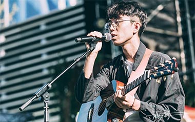 理想三旬吉他谱_陈鸿宇_标准调弦_变调夹不夹_吾指吉他