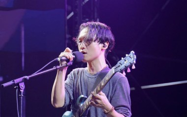 每个眼神都只身荒野吉他谱_郭顶_G调_变调夹2品_濮宇
