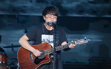 玫瑰吉他谱_贰佰_C调_变调夹不夹_吉他专家