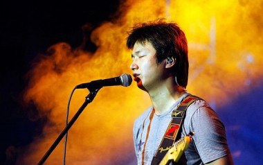 美丽的梭罗河吉他谱_李志_E调_变调夹不夹_网络转载