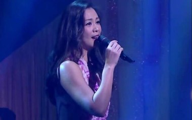 梦里是谁吉他谱_王馨平_G调_变调夹1品_一颗加菲