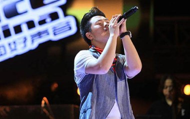 迷藏吉他谱_刘昊霖_F调_变调夹不夹_吉他专家