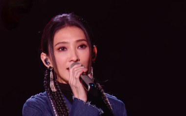 你要的爱吉他谱_戴佩妮_F调_变调夹不夹_吉他专家