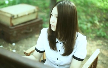 你在看孤独的风景吉他谱_本兮_G调_变调夹不夹_两万五