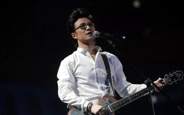 怒放的生命吉他谱_汪峰_C调_变调夹2品_无限延音