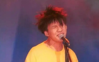 平安夜吉他谱_花儿乐队_E调_变调夹不夹_濮宇