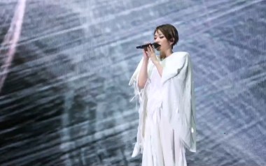 纤维吉他谱_林忆莲_F调_变调夹1品_两万五