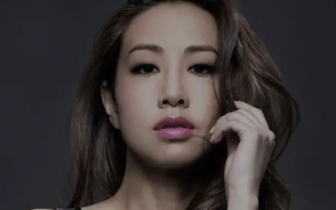 人非草木吉他谱_吴雨霏_C调_变调夹不夹_一颗加菲