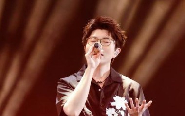 生活在别处的你吉他谱_毛不易_C调_变调夹1品_吉他专家