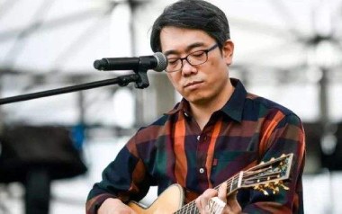 世界吉他谱_张过年_C调_变调夹不夹_网络转载
