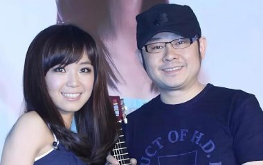 十送红军吉他谱_刀郎_D调_变调夹降半音调弦_深蓝雨吉他的教程