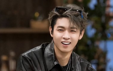 是云白吉他谱_秦霄贤_G调_变调夹1品_吉他专家