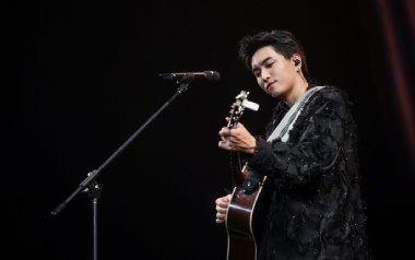 说爱你吉他谱_沈以诚_A调_变调夹6品_无限延音