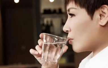 顺其自然吉他谱_黄小琥_C调_变调夹3品_两万五
