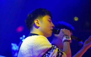 死性不改吉他谱_陈柯霓_G调_变调夹4品_无限延音