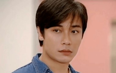 岁月的童话吉他谱_罗嘉良_E调_变调夹不夹_小小音乐人