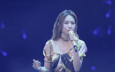 他不准我哭吉他谱_邓丽欣_C调_变调夹5品_浪淘沙