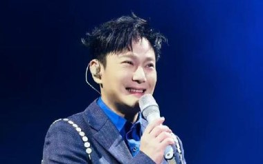 太想爱你吉他谱_张信哲_C调_变调夹6品_无限延音