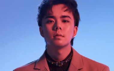 突然就老了吉他谱_付飞翔_G调_变调夹不夹_濮宇
