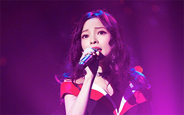 遗失的美好吉他谱_张韶涵_C调_变调夹5品_喵了个艺的教程