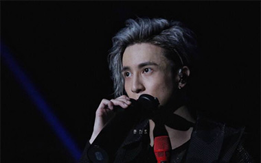 我好像在哪见过你吉他谱_薛之谦_C调_变调夹1品_无限延音