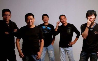 我开始摇滚了吉他谱_王宝与正午阳光_F调_变调夹不夹_濮宇